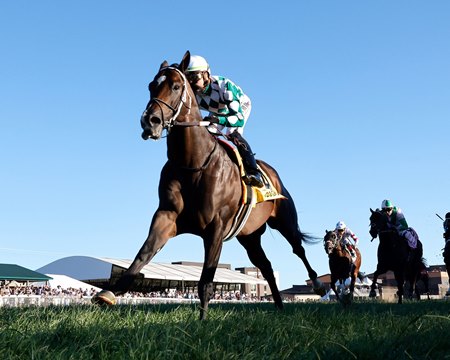 Cogburn wins the Ainsworth Turf Sprint Stakes at Kentucky Downs