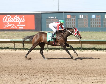 Tennessee Moon wins the Molly Brown Stakes at Arapahoe Park