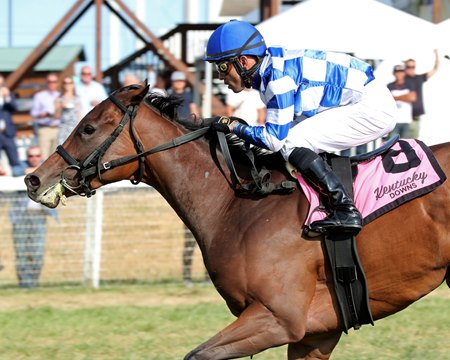 Kilwin wins the Untapable Stakes at Kentucky Downs