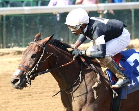 La Cara wins the Pocahontas Stakes at Churchill Downs