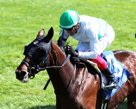 Geometry breaks his maiden at Keeneland