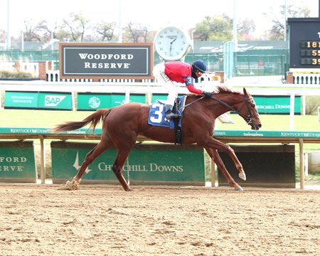 Running Away breaks her maiden at Churchill Downs