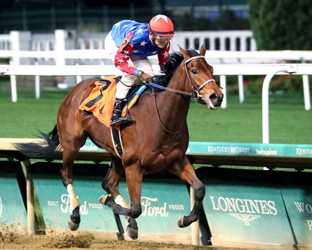 Golden Gamble breaks her maiden at Churchill Downs