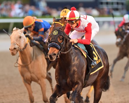 Mufasa (right) upsets White Abarrio (far left) in the Mr. Prospector Stakes at Gulfstream Park