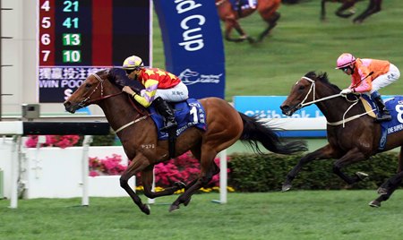 Designs On Rome wins the 2015 Hong Kong Gold Cup at Sha Tin Racecourse