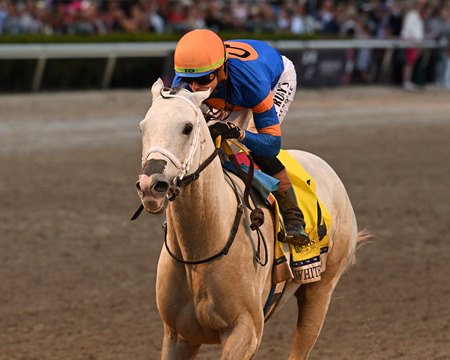 White Abarrio wins the Pegasus World Cup Invitational at Gulfstream Park