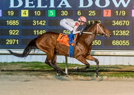 Touchuponastar wins the LA Bred Premier Night Champion Stakes at Delta Downs for the third year in a row