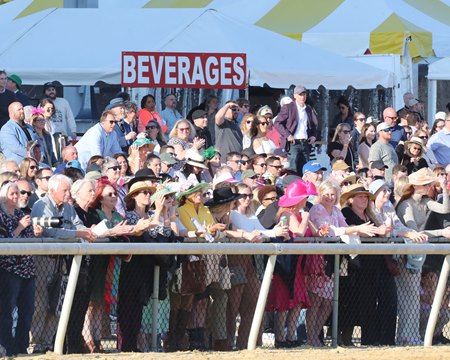 Fans enjoy racing on Virginia Derby day at Colonial Downs