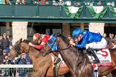 Burnham Square (outside) defeats East Avenue in the 2025 Blue Grass Stakes at Keeneland