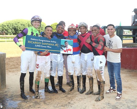 Ricardo Santana Jr. reaches his 2,000th career win at Oaklawn Park