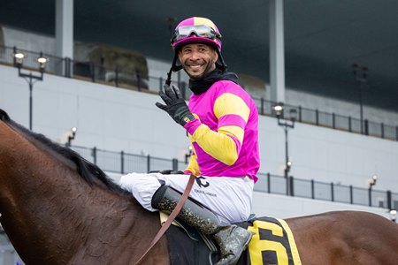 Carmouche gets his 4,000th career win aboard Crimson Light at Aqueduct Racetrack