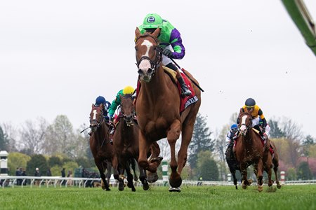 Carl Spackler wins the Maker's Mark Mile at Keeneland