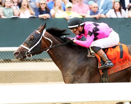 Instant Replay wins the Bathhouse Row Stakes at Oaklawn Park