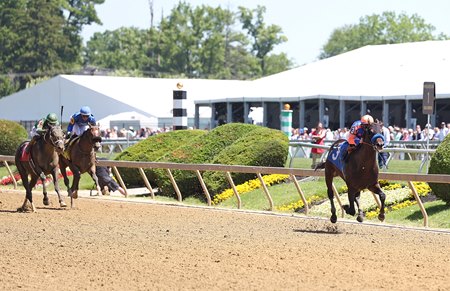Varney breaks his maiden Preakness day at Pimlico Race Course