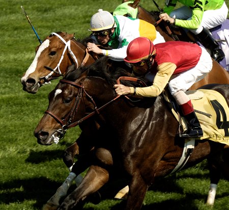 Soaring Free scores a repeat victory in the 2005 Shakertown Stakes at Keeneland