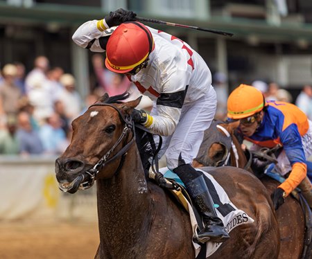 Durante wins the Aristides Stakes at Churchill Downs