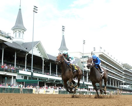 Take Charge Milady (outside) defeats Immersive in the Monomoy Girl Overnight Stakes at Churchill Downs