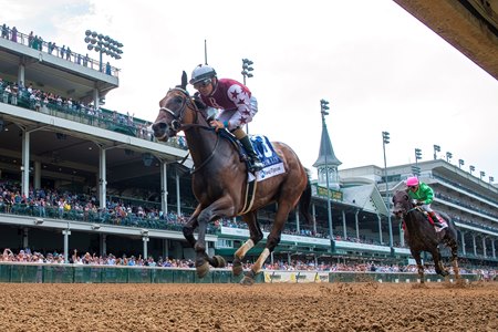 Thorpedo Anna wins the Fleur de Lis Stakes at Churchill Downs