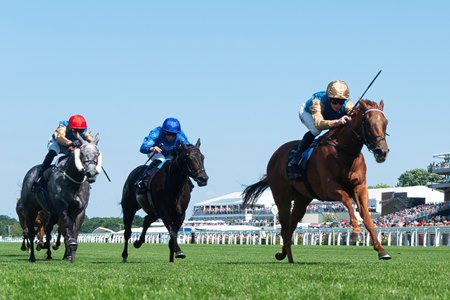 Crimson Advocate defeats Cinderella's Dream (blue silks) in the Duke of Cambridge Stakes at Ascot Racecourse