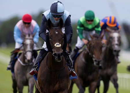 Al Riffa wins the Curragh Cup at the Curragh