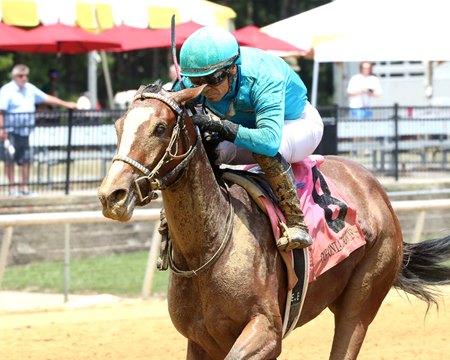 Sugaree breaks her maiden at Colonial Downs