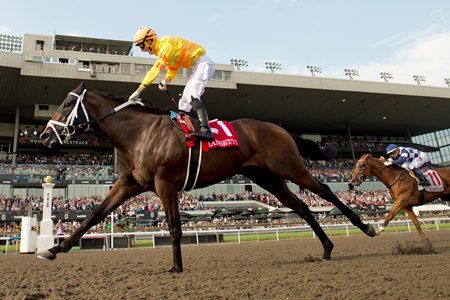 Mansetti wins the King's Plate Stakes at Woodbine