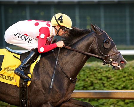Chunk of Gold wins the West Virginia Derby at Mountaineer Casino Racetrack & Resort