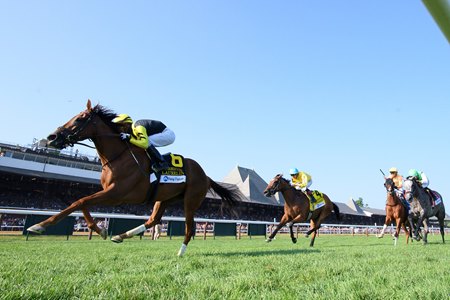 Laurelin wins the Saratoga Oaks at Saratoga Race Course