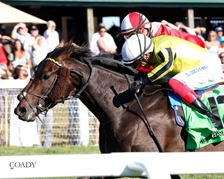Wimbledon Hawkeye holds off Burnham Square to win the Nashville Derby Invitational Stakes at Kentucky Downs