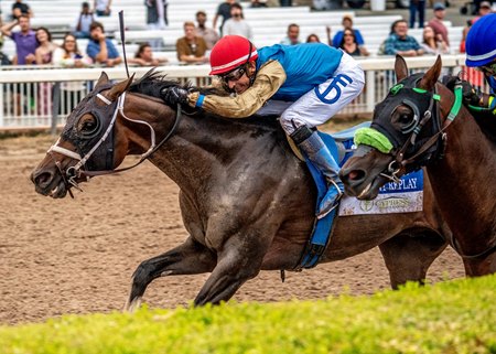 Instant Replay wins the Super Derby at Louisiana Downs
