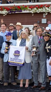 Barbara Ranck-Perry (2nd from left) & Ron Perry (2nd from right)