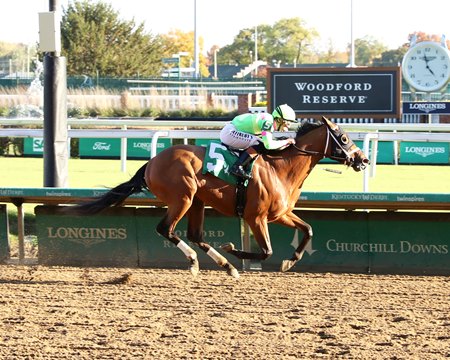 Mister Punch wins a maiden race at Churchill Downs