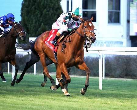 Lush Lips prevails in the Mrs. Revere Stakes at Churchill Downs