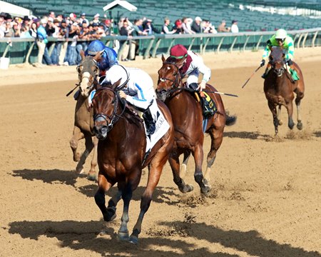 Shred the Gnar wins the Chilukki Stakes at Churchill Downs