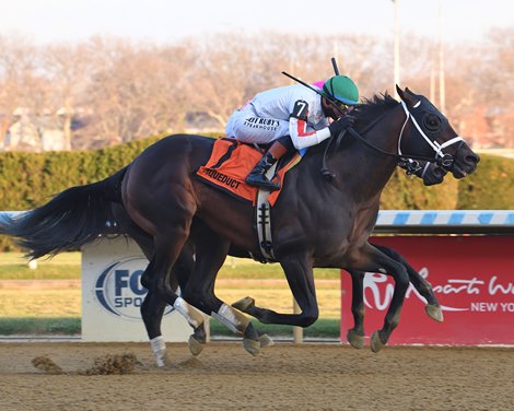Favored Bishops Bay Posts Narrow Win in Cigar Mile