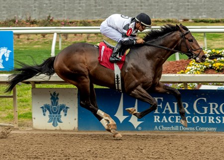 Trouble Calling romps in his first career victory at Fair Grounds Race Course