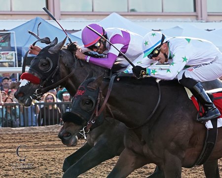 Pavlovian (outside) defeats Express Kid in the Sunland Park Derby at Sunland Park