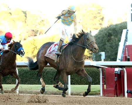 Silent Tactic wins the Southwest Stakes at Oaklawn Park