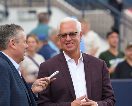 Todd Pletcher talks with turf writer David Grening at Gulfstream Park