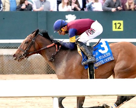Majestic Oops wins the Azeri Stakes at Oaklawn Park