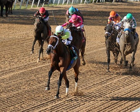 Skippylongstocking wins the Essex Handicap at Oaklawn Park