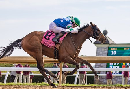 Trendsetter upsets the Lexington Stakes at Keeneland