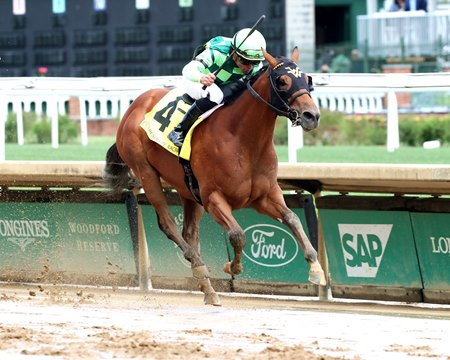 Waggley wins the Kentucky Juvenile Stakes at Churchill Downs