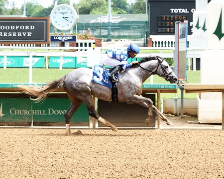 National Charter breaks his maiden at Churchill Downs