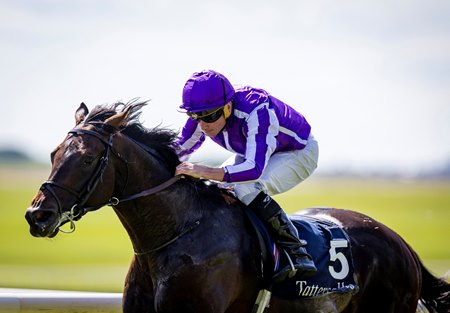Gstaad wins the Irish Two Thousand Guineas at the Curragh