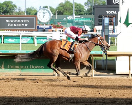 Epic Reign wins a maiden special weight race at Churchill Downs