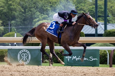 Luminous Beauty wins at Saratoga Race Course