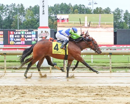 Luv Your Neighbor (outside) breaks her maiden in 2025 at Colonial Downs