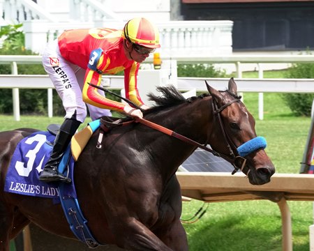 Explora wins the Leslie's Lady Stakes at Churchill Downs