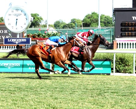 Burnham Square prevails in the Chorleywood Stakes at Churchill Downs